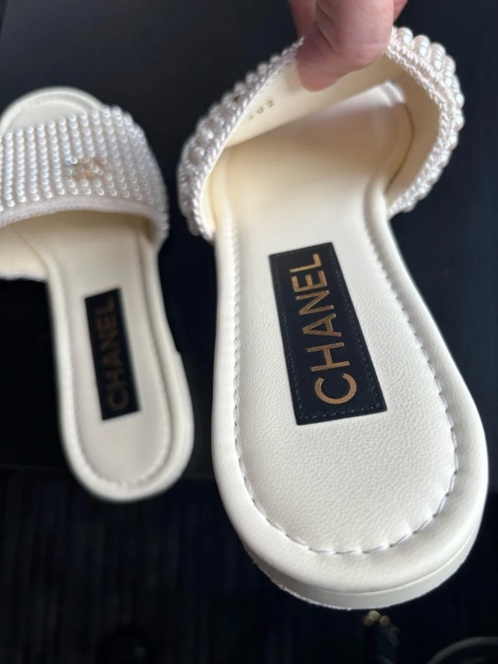EUC Chanel 2025 CC Logo Interlocking Pearl Slides Size 37.5